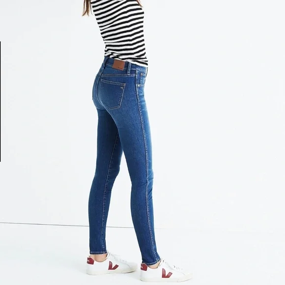Madewell 9" Mid-Rise Skinny Jeans in Patty Wash - Picture 3 of 11